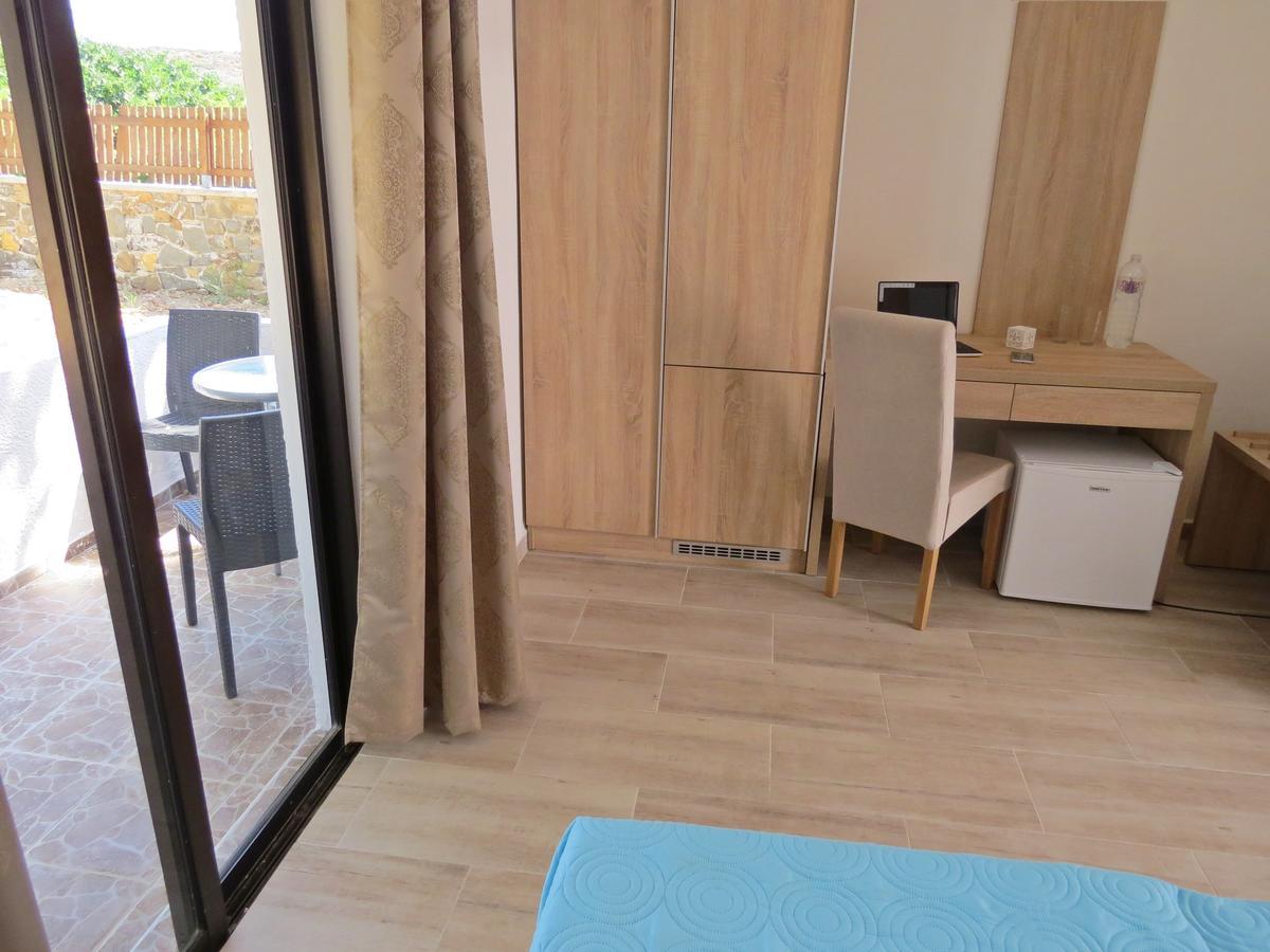 Loukas Beach Rooms Kiotari Exteriör bild
