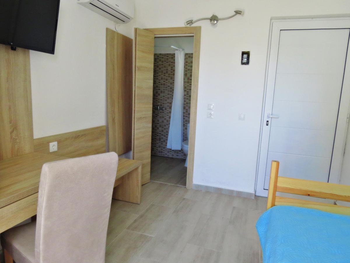 Loukas Beach Rooms Kiotari Exteriör bild